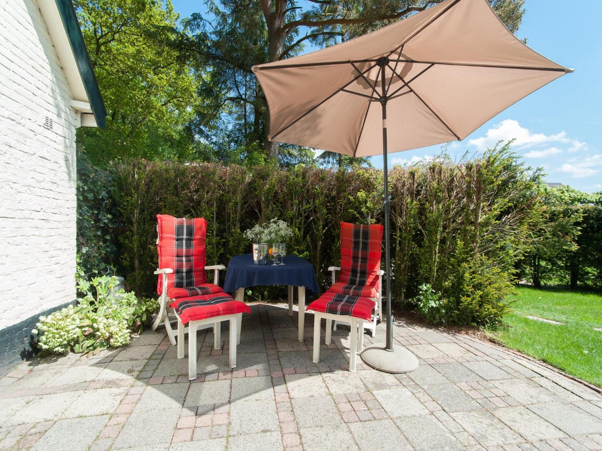 Pleasing Holiday Home In Schoorl With Patio エクステリア 写真