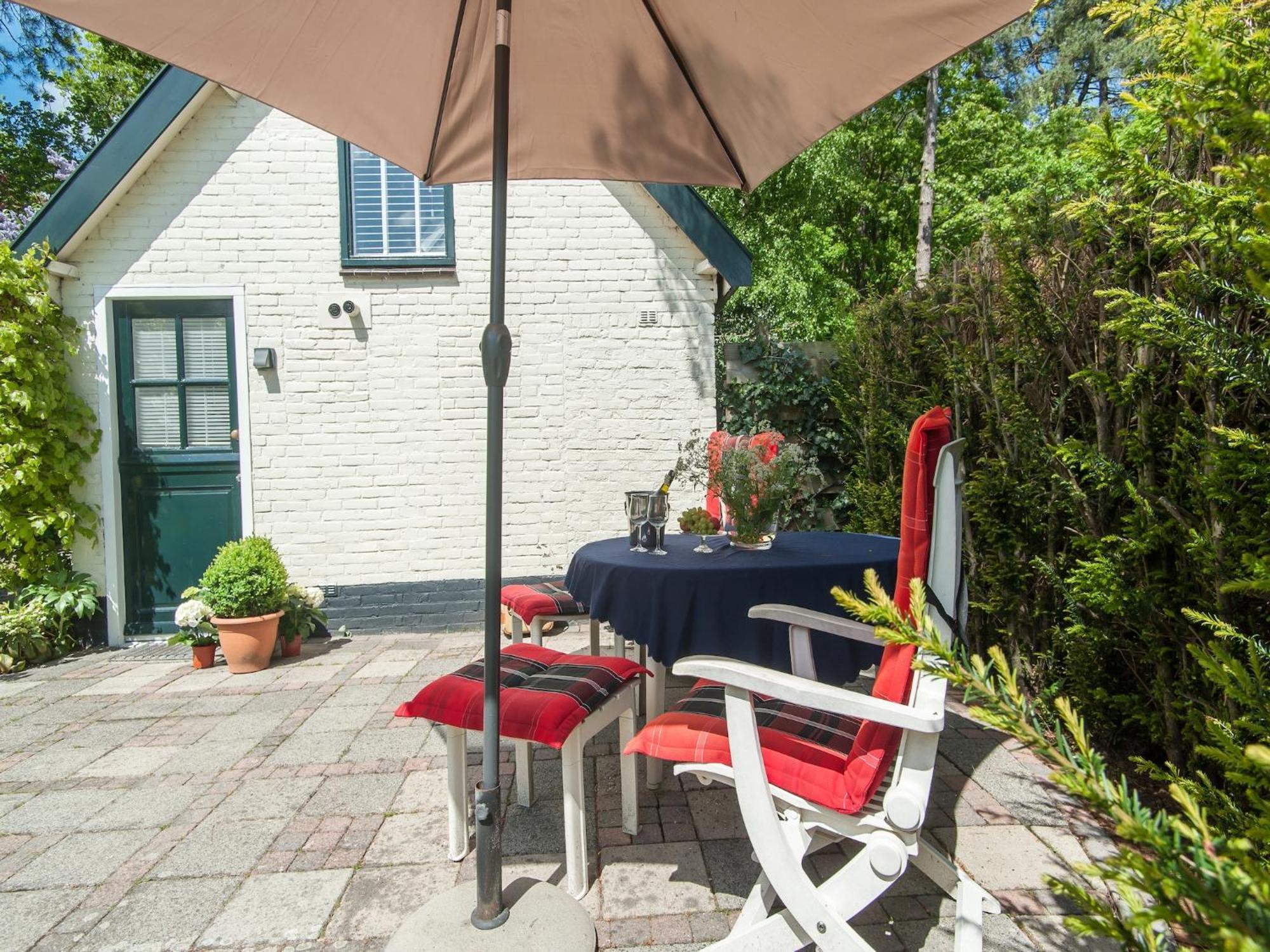 Pleasing Holiday Home In Schoorl With Patio エクステリア 写真