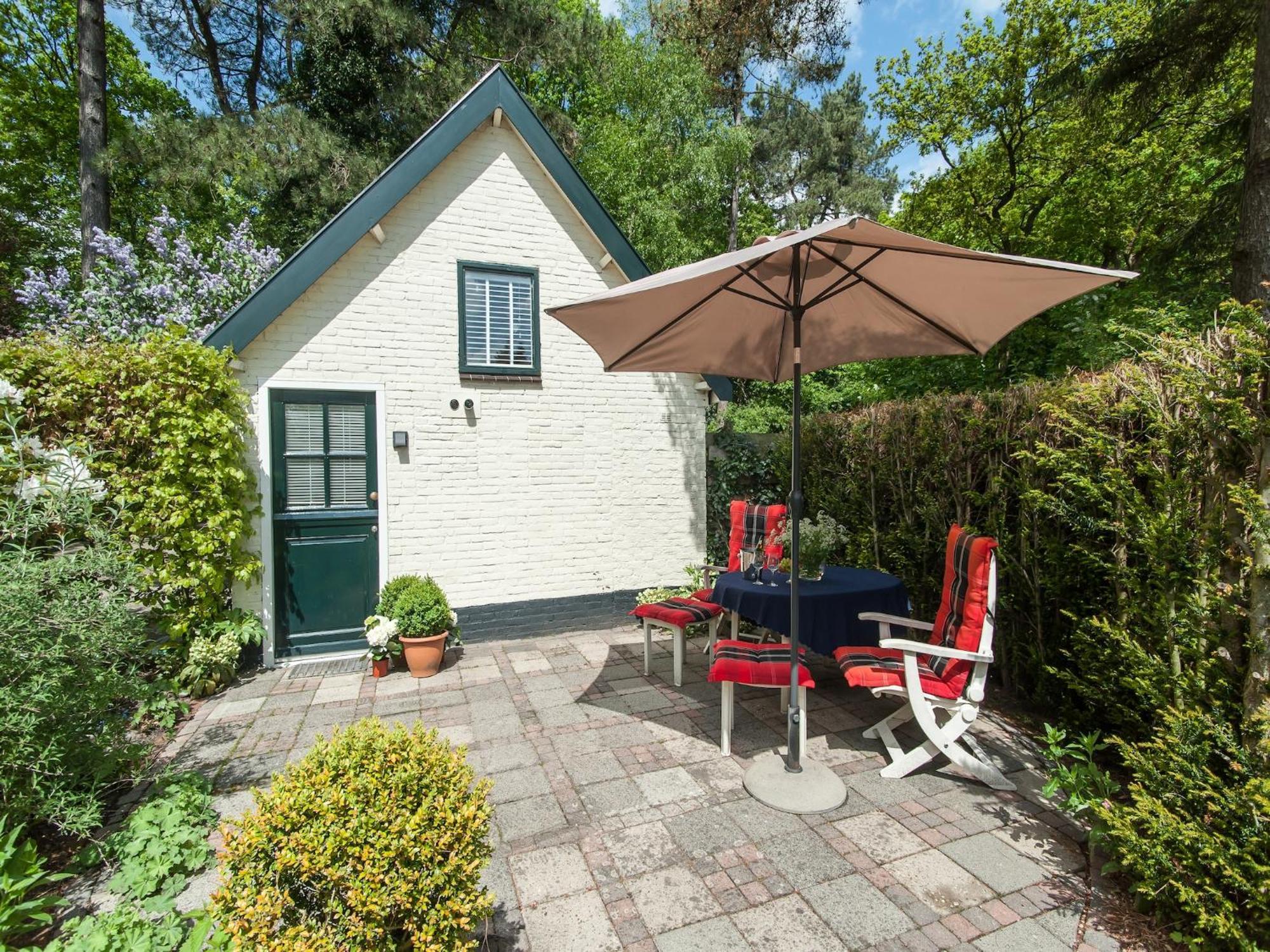 Pleasing Holiday Home In Schoorl With Patio エクステリア 写真